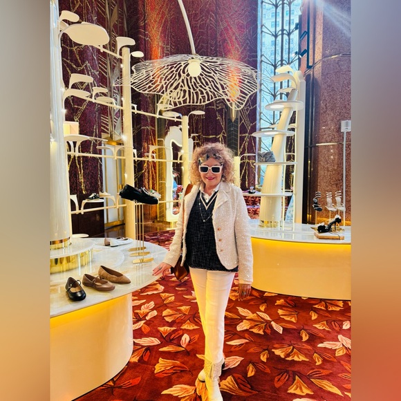 Meet your Posher, Regina - Picture 1 of 8